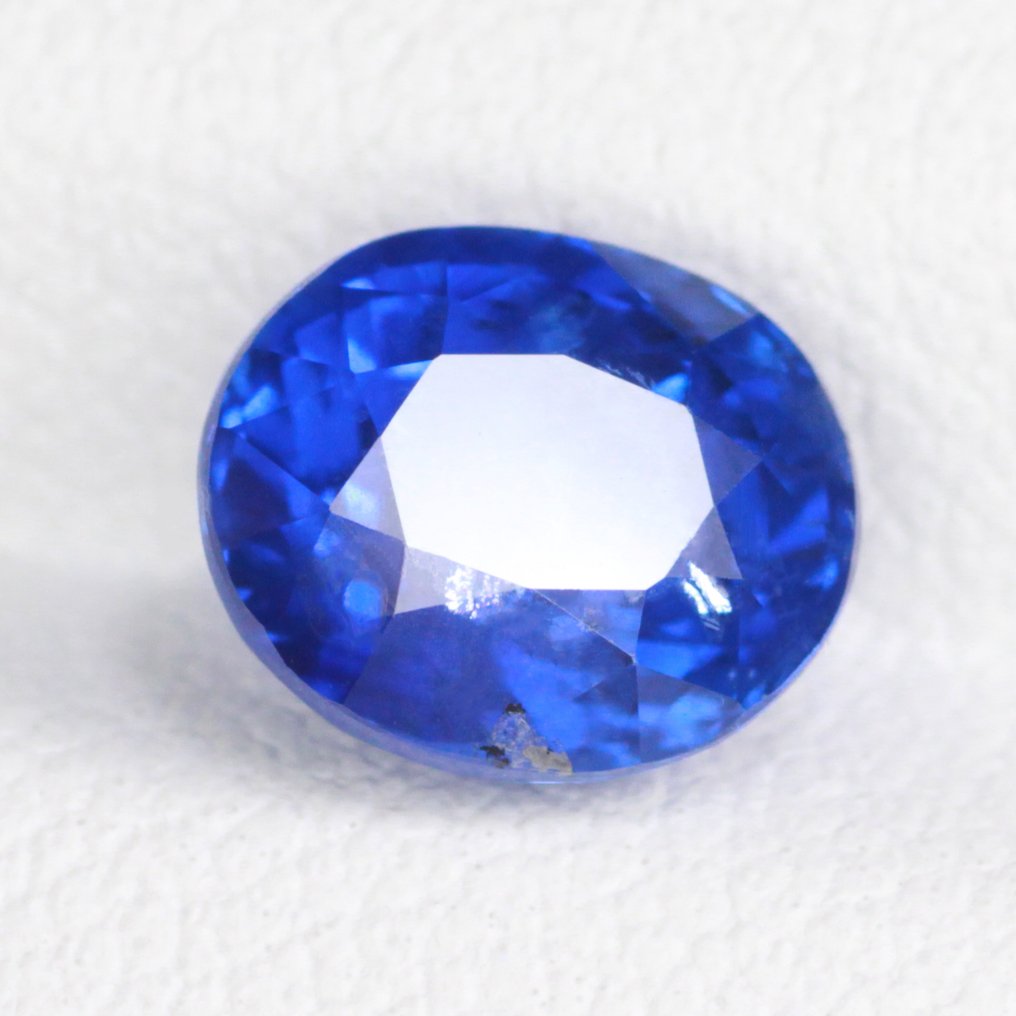 χωρίς τιμή ασφαλείας Μπλε Ζαφείρι  - 2.30 ct - Διεθνής Ένωση Έγχρωμων Πολύτιμων Λίθων (ICA GemLab) - Έντονο Χρώμα #4.3