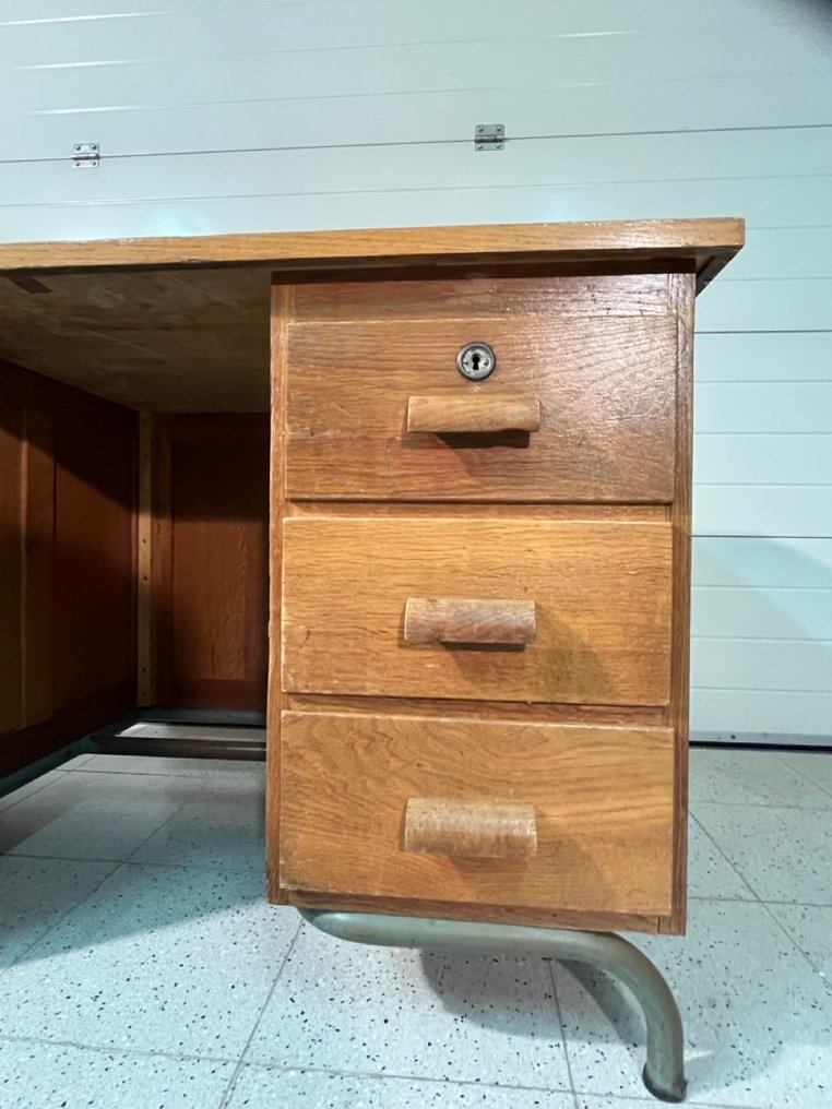 Γραφείο - Χάλυβας - Βιτρίνα vintage #2.1