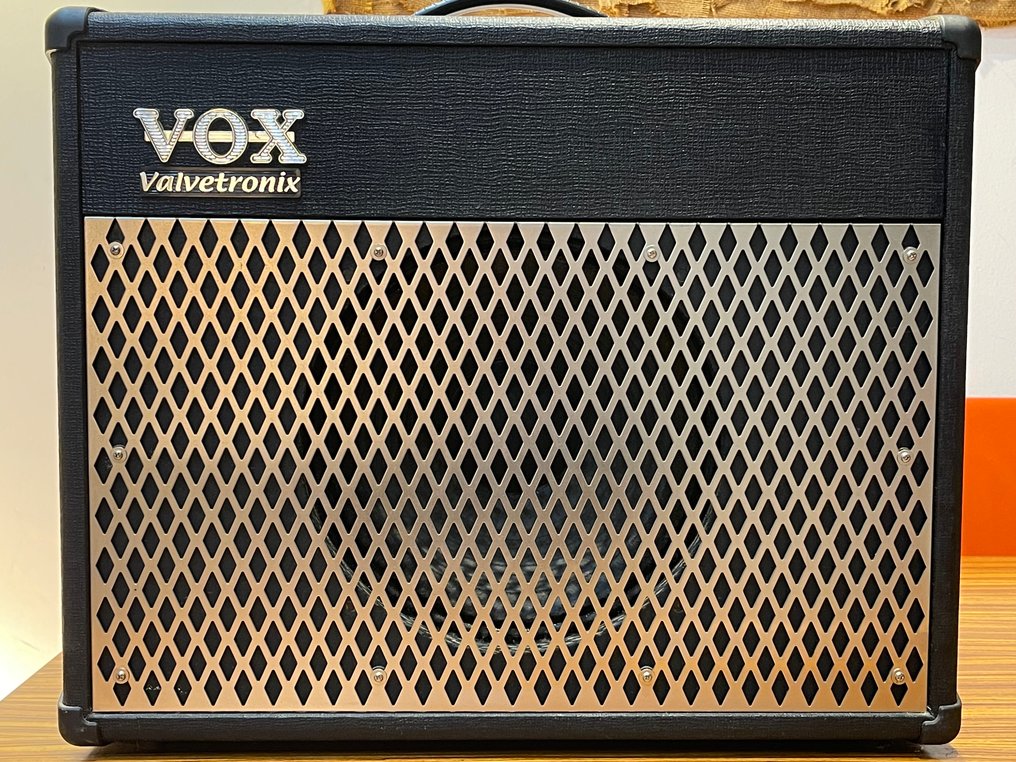 Vox - 物品件数: 3 - 吉他放大器 - Vietnam - 2001 #1.0