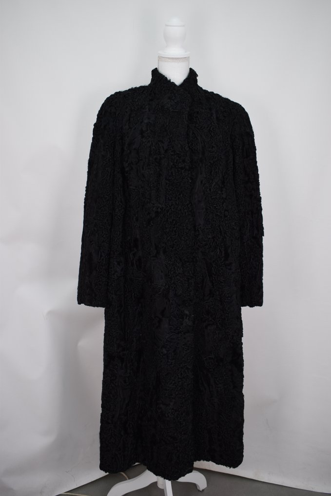 Artisan Furrier - Manteau de fourrure #1.0