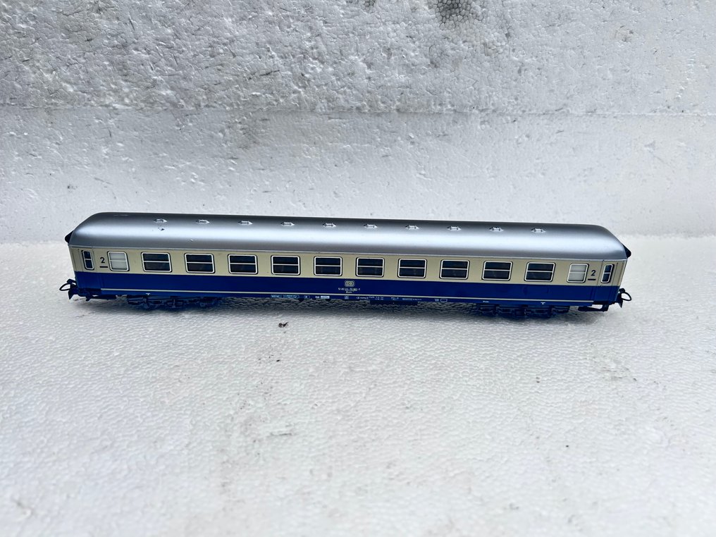 Märklin H0 - Model train passenger carriage (4) - 4 long carriages of the DB. #1.0