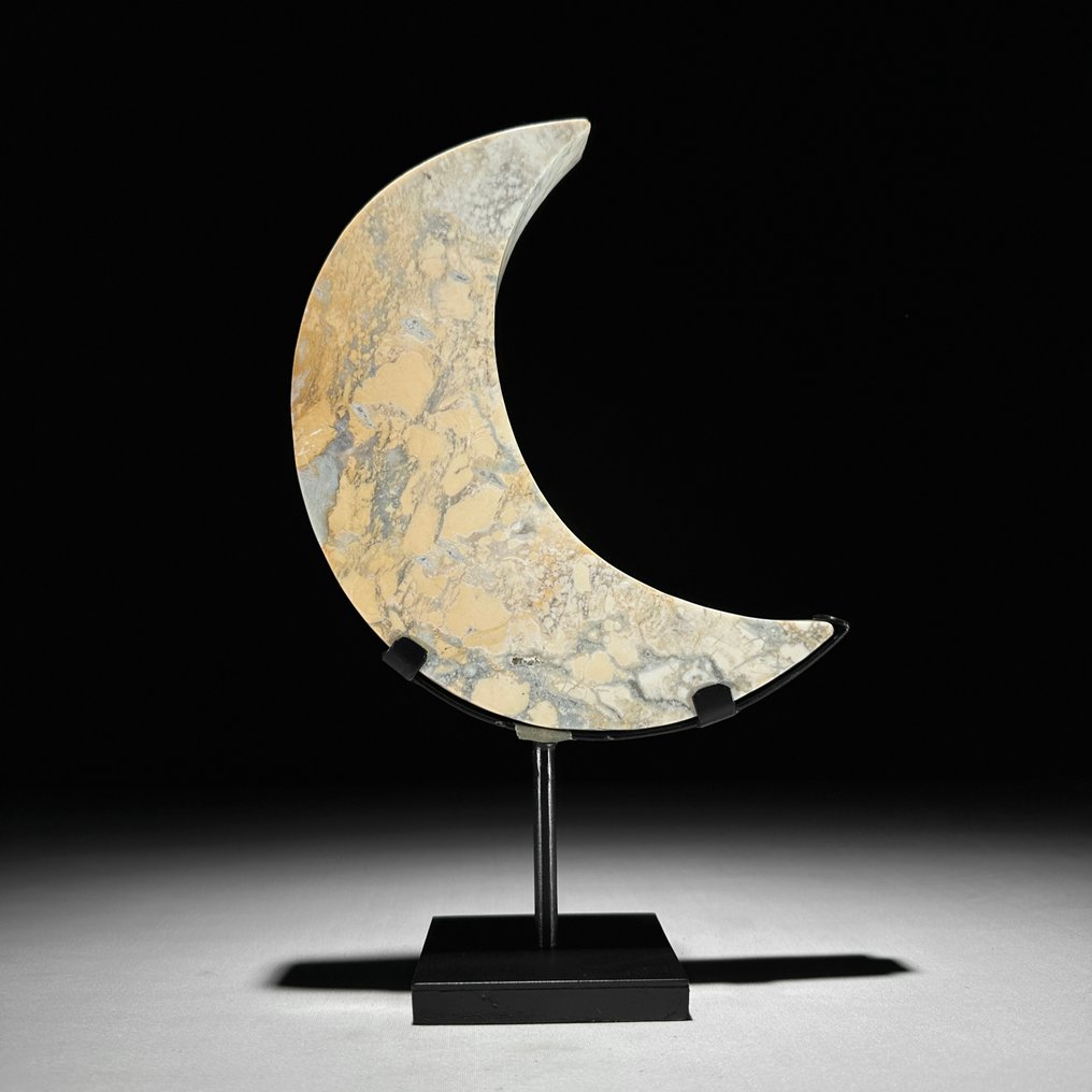 Χωρίς ελάχιστη τιμή - Υπέροχο από το κίτρινο Μαλιγκάνο Τζάσπερ Σε σχήμα σεληνόφωτος σε μια προσαρμοσμένη βάση. - Ύψος: 28.8 cm - Πλάτος: 18.7 cm- 1700 g - (1) #2.1
