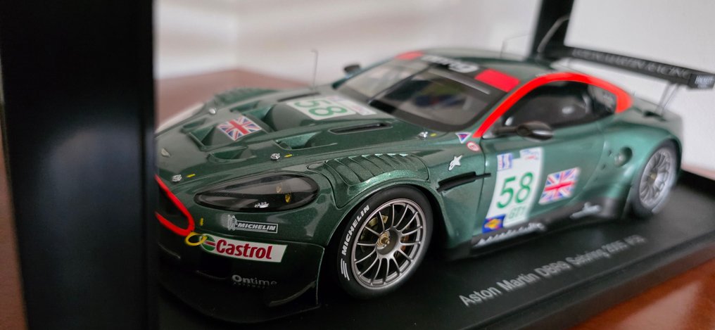 Autoart 1:18 - Modell autó - Aston Martin DBR9 Sebring 2006 #58 #3.2