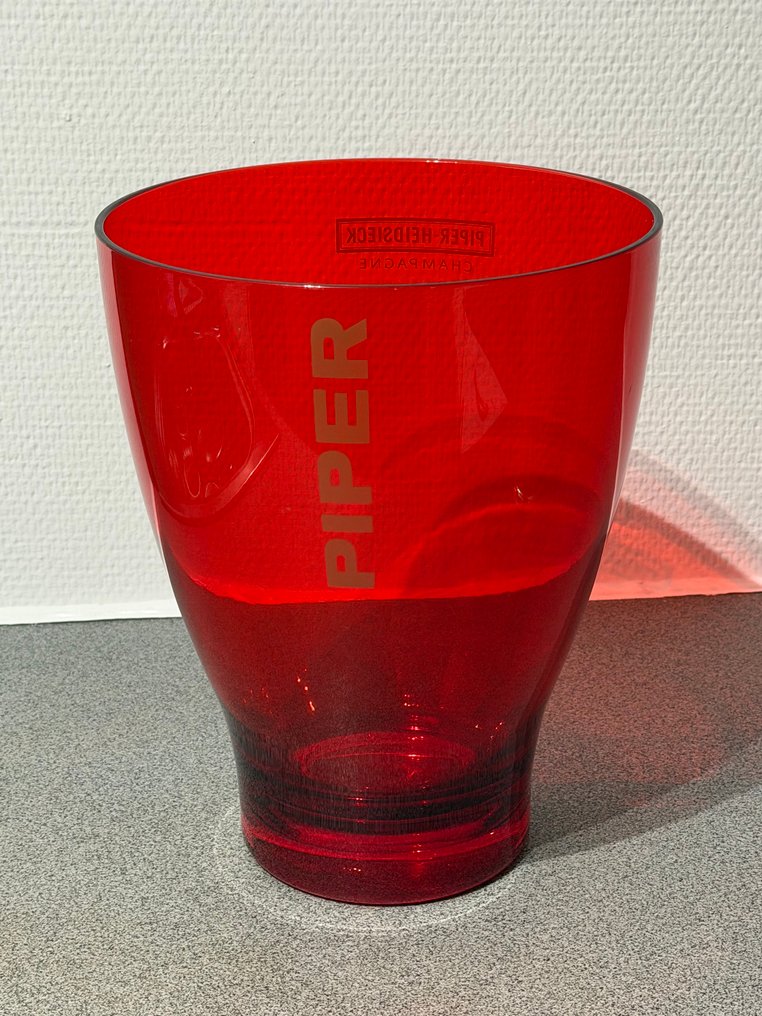 Piper Heidsieck - Champagnerkühler (2) -  Parfumfles - Piper Heidsieck französischer Champagner Acryl-Eimer / Kühler - Leder, Plastik - Limitierte Edition #3.2