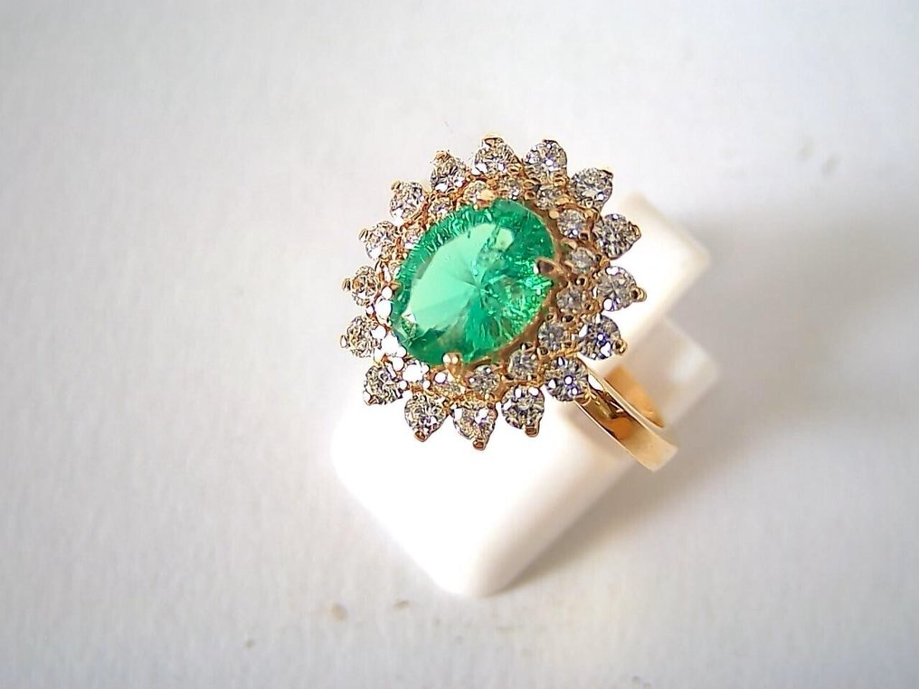 Ring - 18 kt Gelbgold - 2.00ct. tw. Smaragd - Diamant #1.0