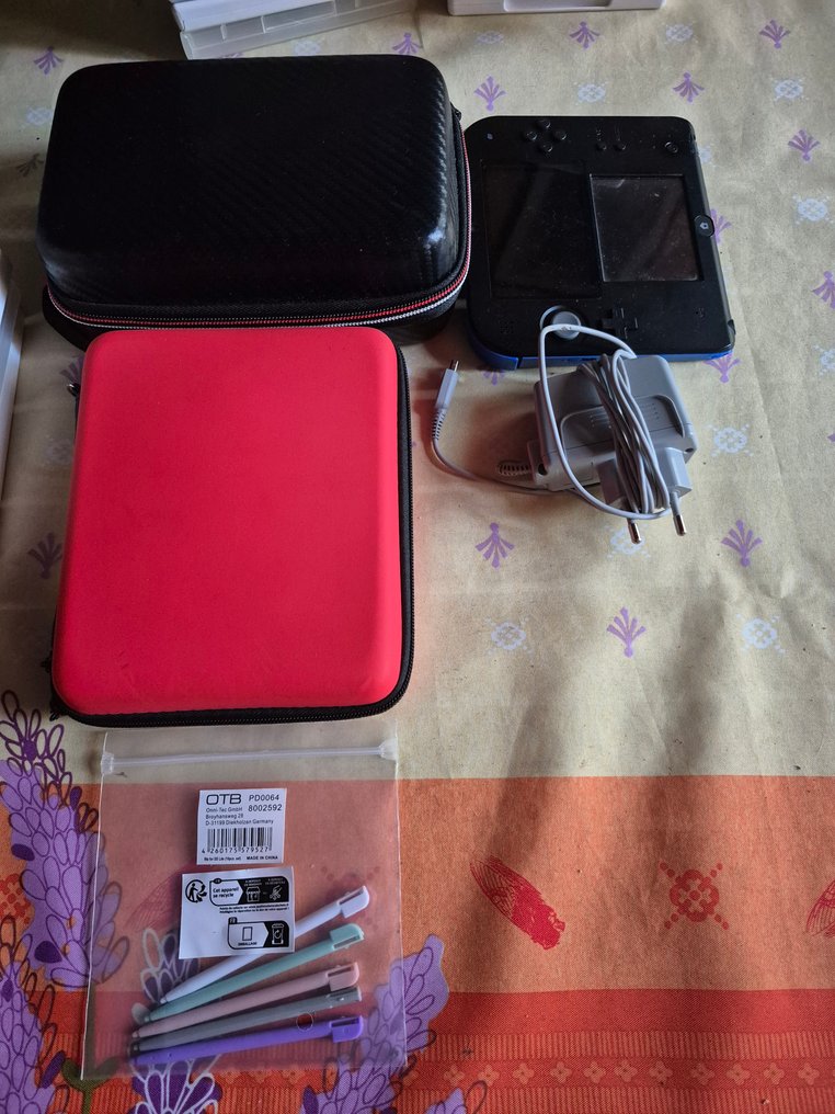 Nintendo - 2DS - Video game console + games #1.0