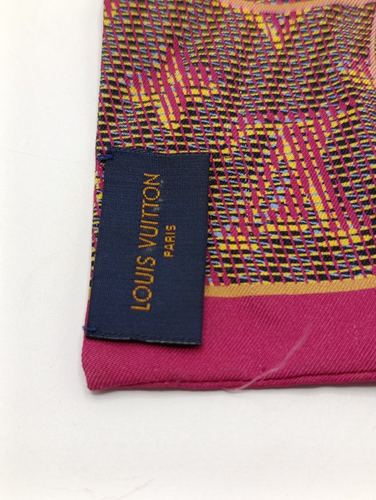 Louis Vuitton - MP2499 - Fular #2.1