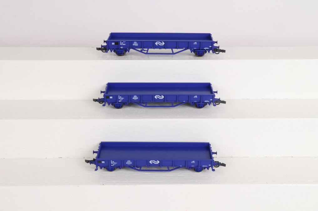 Roco H0 - 44084 - Modelltog godsvogn (1) - 3-delt sett med Platte wagens type Vs. - NS #1.0