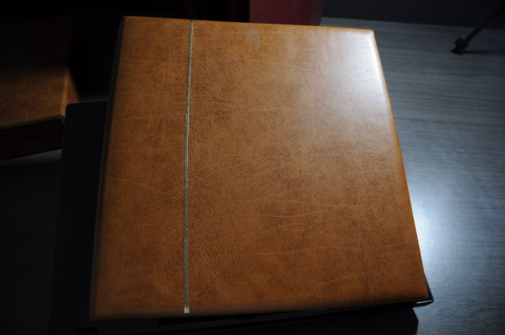 Accessories  - 3 luxury Safe albums with cassettes and various sheets. #2.1