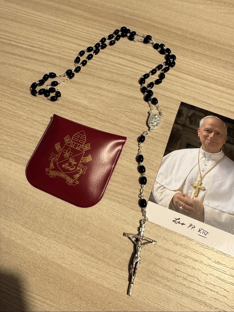 教皇利奥十四世的玫瑰念珠——在圣年会晤期间由教皇亲自释放——难得一见。 - 镀银 - 2025 - 大珍珠的玫瑰 #4.3