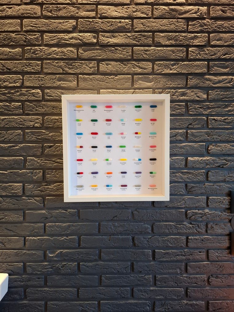 ELEMENTAL - Pill's Menu XL - 37 x 37 cm #1.0