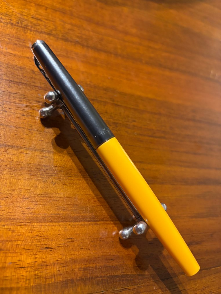 Montblanc - Montblanc Carrera Fountain Pen Yellow and Black, Piston, Broad Steel Nib - Zonder minimumprijs - Vulpen #2.1