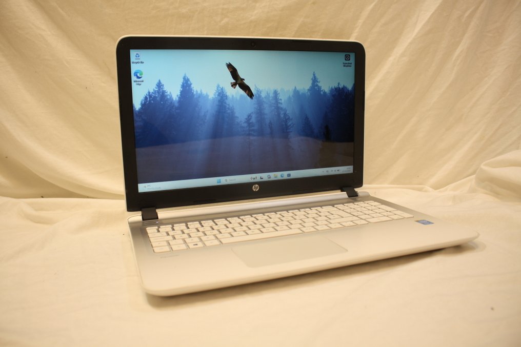 Nice multimedia notebook: HP Pavilion 15-ab048sa - Intel Pentium 1.9Ghz CPU, 8GB RAM, 1TB HD - Laptop - Windows 11 #1.0