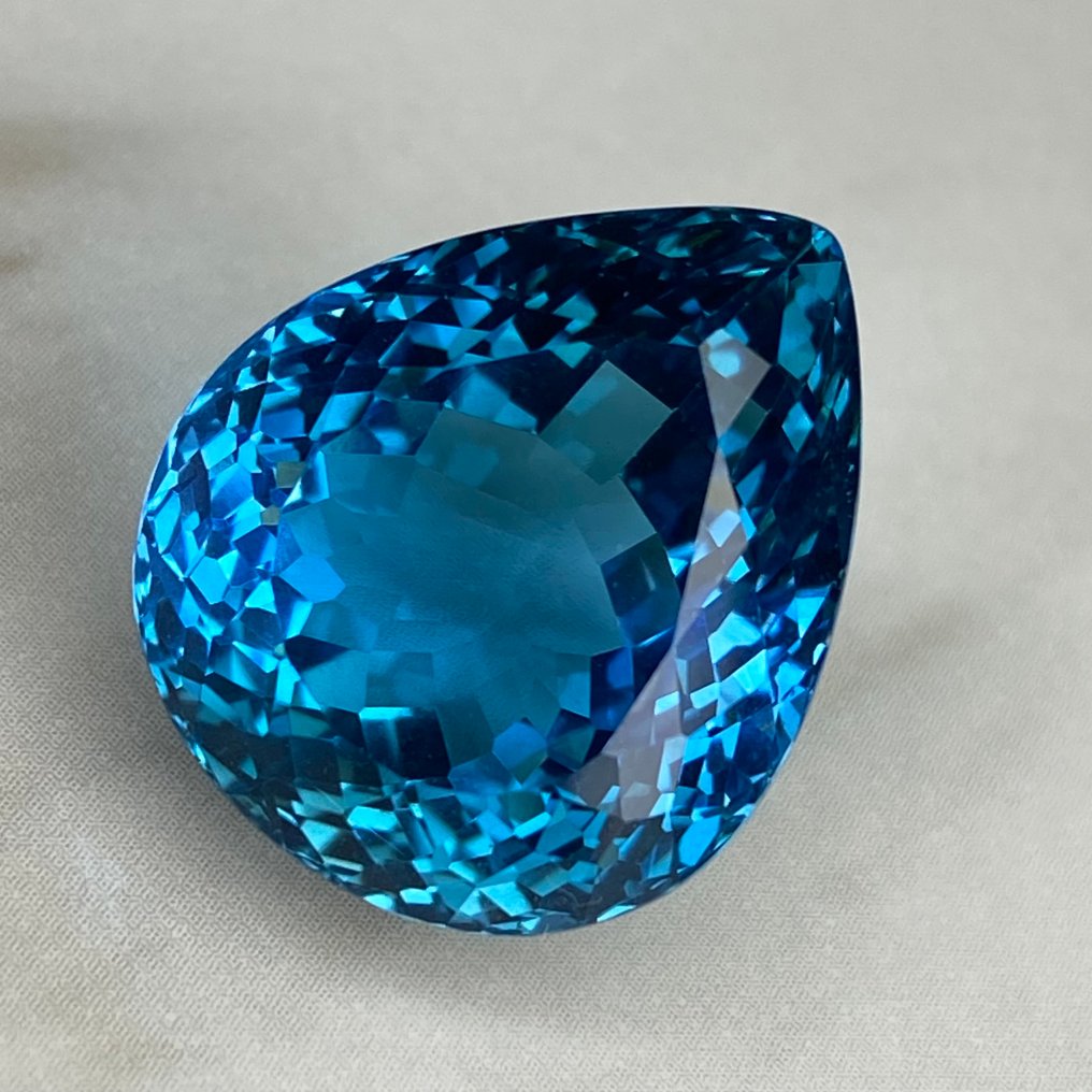 No reserve price Blue Topaz  - 46.05 ct - International Colored Gemstone Association (ICA GemLab) - Swiss Blue Trade Color #1.0