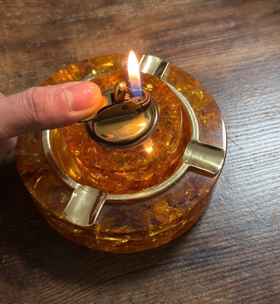 Tischfeuerzeug - Art deco - Επιτραπέζιος αναπτήρας - Ρητίνη / Πολυεστέρας, Ορείχαλκος, Αναπτήρας τραπεζιού και τασάκι. -  (2) #4.3