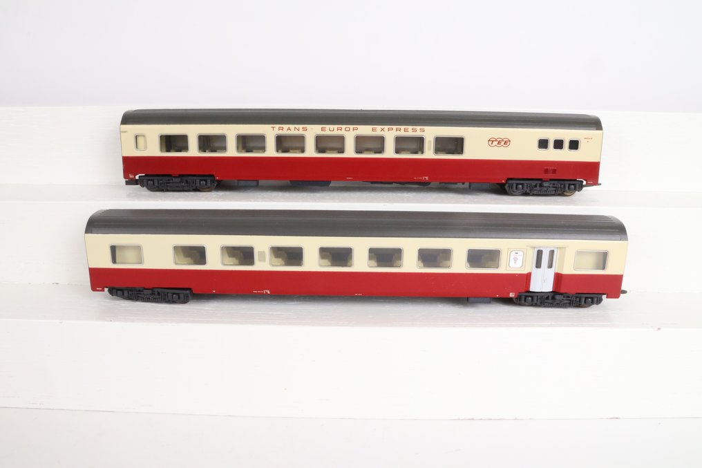 Lima H0 - 201105, 201106 - Vagón de tren de pasajeros a escala (2) - TEE Cisalpin/Gottardo (Rae 1050) entre vagones - SBB-CFF #1.0
