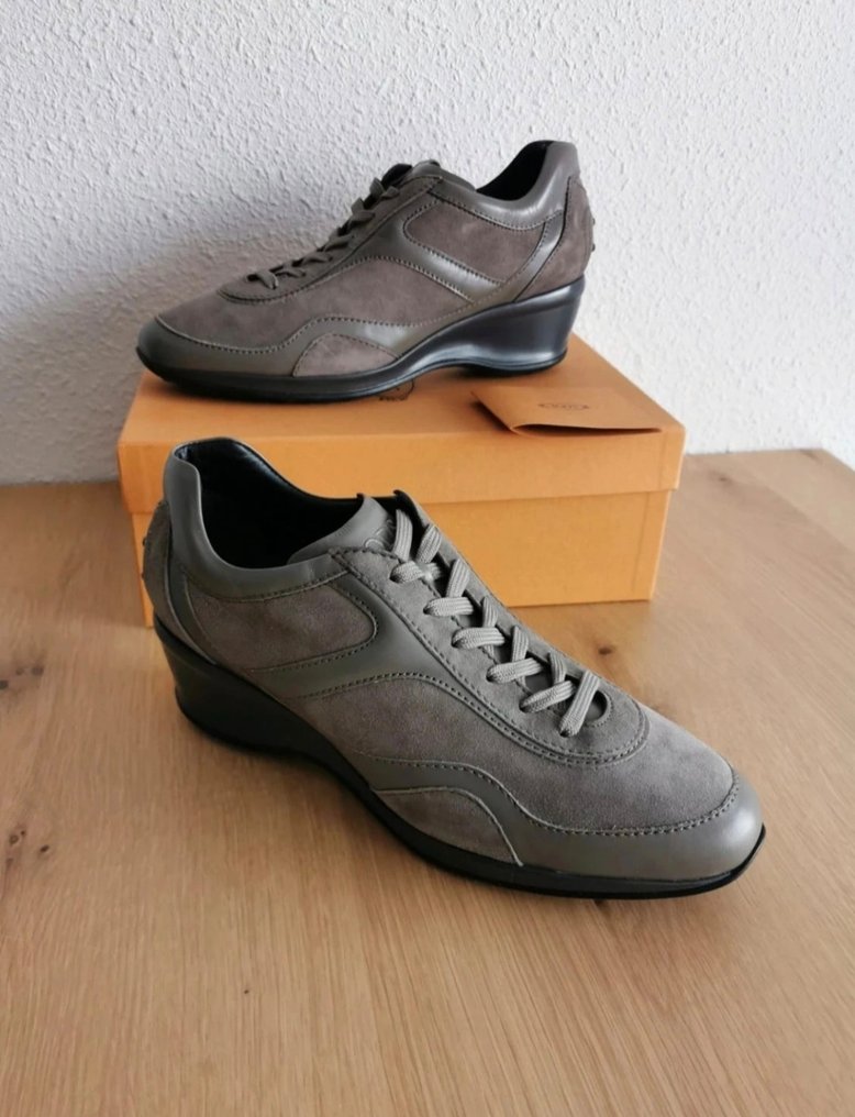 Tod's - Αθλητικά παπούτσια με ψηλό αστράγαλο - Mέγεθος: EU 40 #1.0