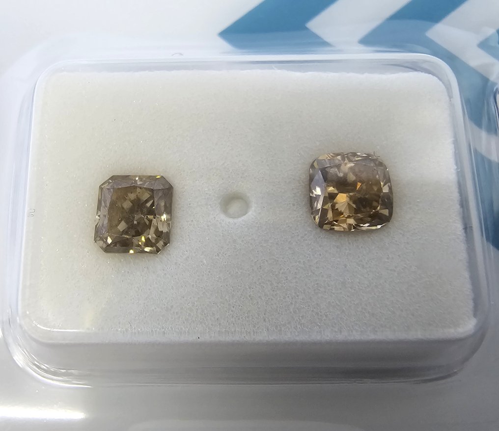 χωρίς τιμή ασφαλείας - 2 pcs Διαμάντι  (Φυσικό)  - 1.09 ct - Κούσιον - SI1 - International Gemological Institute (IGI) - Πολύ κομψό καφέ κίτρινο. #1.0