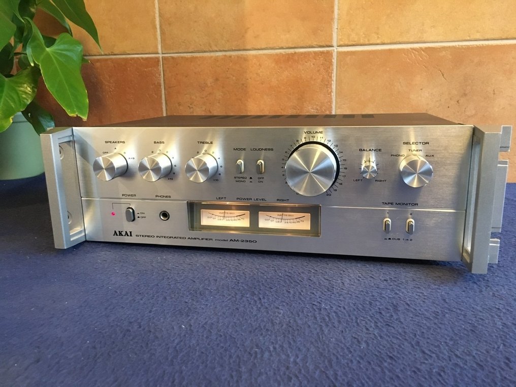 Akai - AM-2350 - recapped Solid state integrated amplifier #1.0