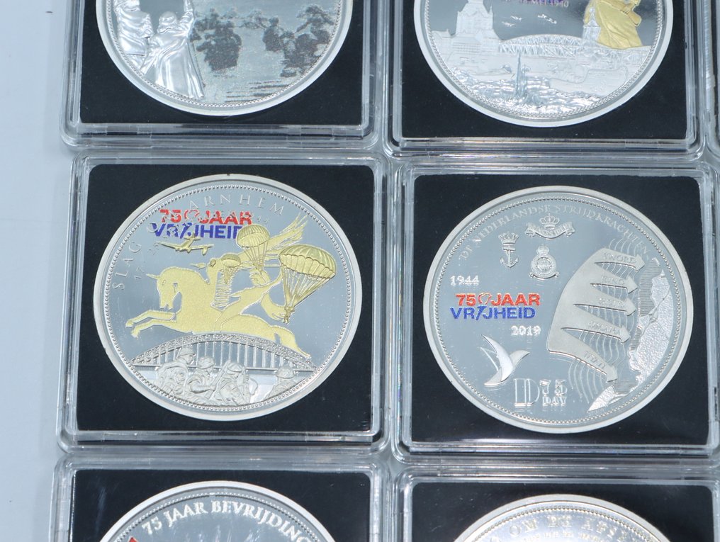 World. 16x Diverse Penningen (Verzilverd)  (No reserve price) #4.3