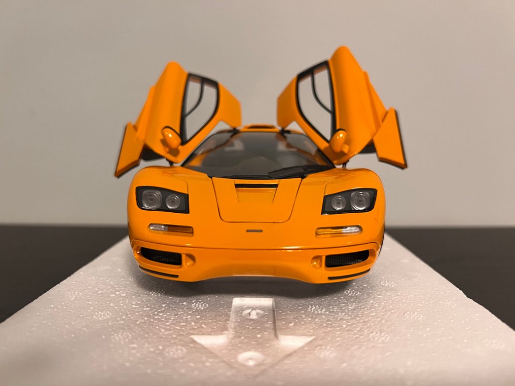 Minichamps 1:18 - 模型汽车 - McLaren F1 #1.0