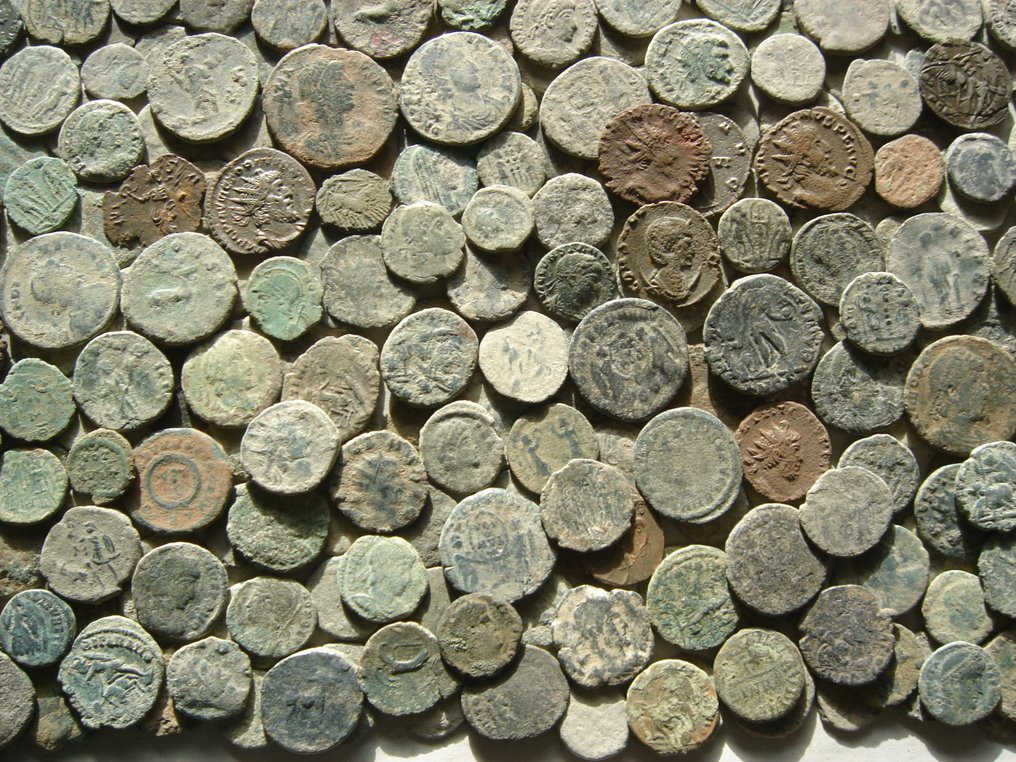 罗马帝国 Lot of 150 Roman Imperial bronze coins. Mostly minted in the III-IV centuries A.D.  (没有保留价) #4.3