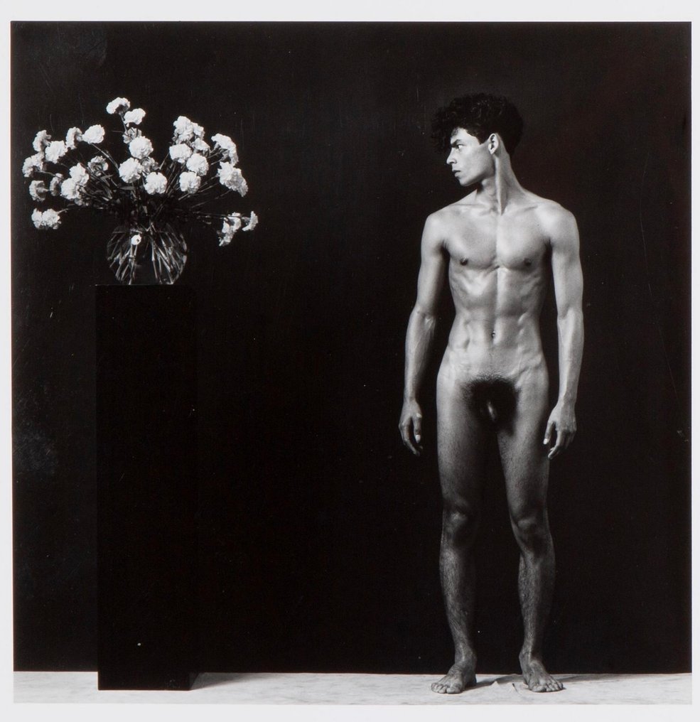 Hans van Manen (1932-2025) - Rodriek Lutgens with carnations #1.0