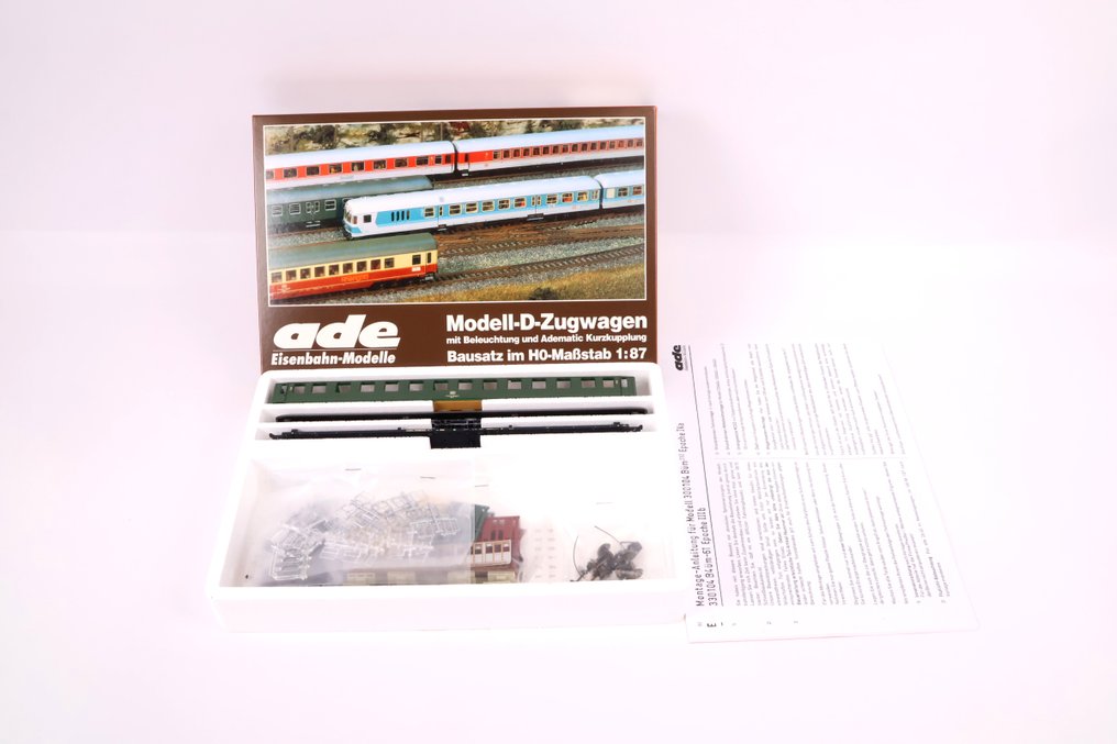 ADE H0 - 300104/9 - Model train passenger carriage (1) - Express train carriage, 2nd class, type Büm233 - DB #1.0