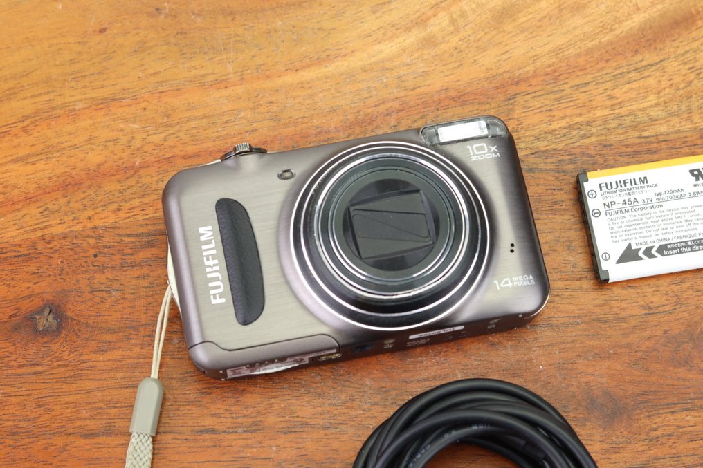 Fuji T200 Digitale camera #1.0