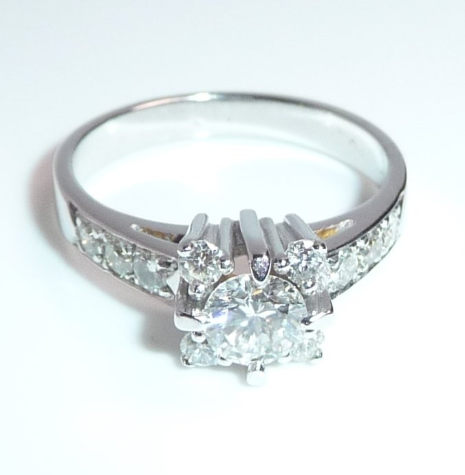 Δαχτυλίδι - 14 καράτια Λευκός χρυσός -  0.72ct. tw. Διαμάντι (Φυσικό)  - Κεντρικός διαμάντης 0,39 καρατίων. #3.2