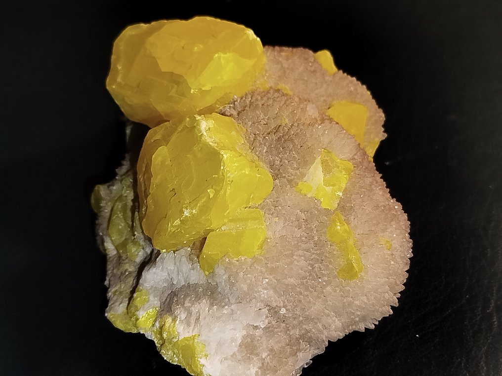 Αραγωνίτης Κρύσταλλοι - Ύψος: 4 cm - Πλάτος: 13 cm- 300 g - (1) #2.1