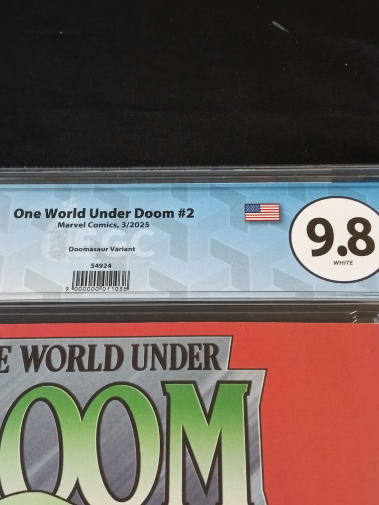 One World Under Doom #2 - Leinil Francis Yu Doomasaur Variant - EGC 9.8 - 1 Graded comic - Első kiadás - 2025 #1.0
