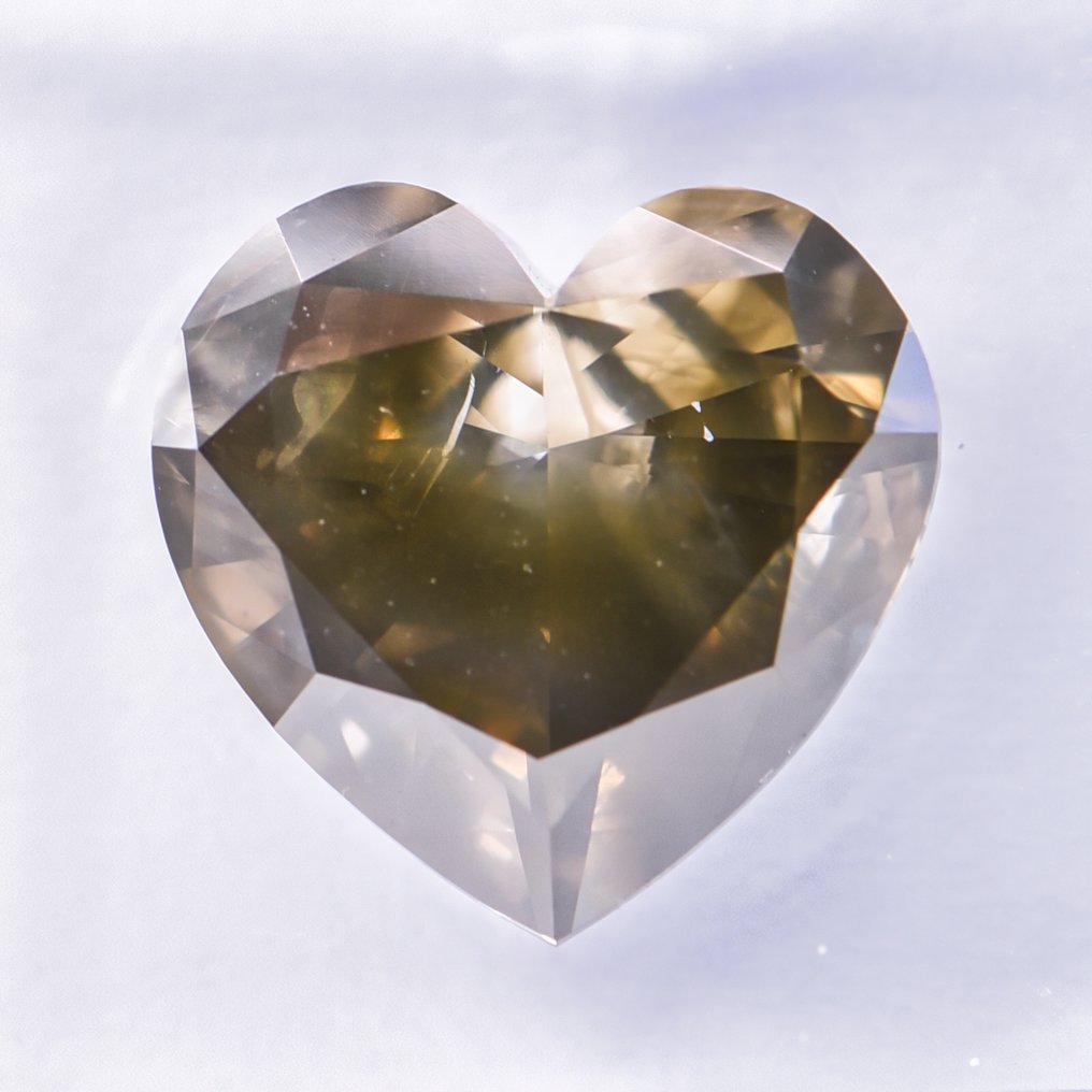 没有保留价 - 1 pcs 钻石  (天然色彩的)  - 3.27 ct - 心形 - Fancy deep 稍帶棕色的, 绿色 黄色 - I1 内含一级 - 国际宝石研究院（IGI） - VG VG #2.1