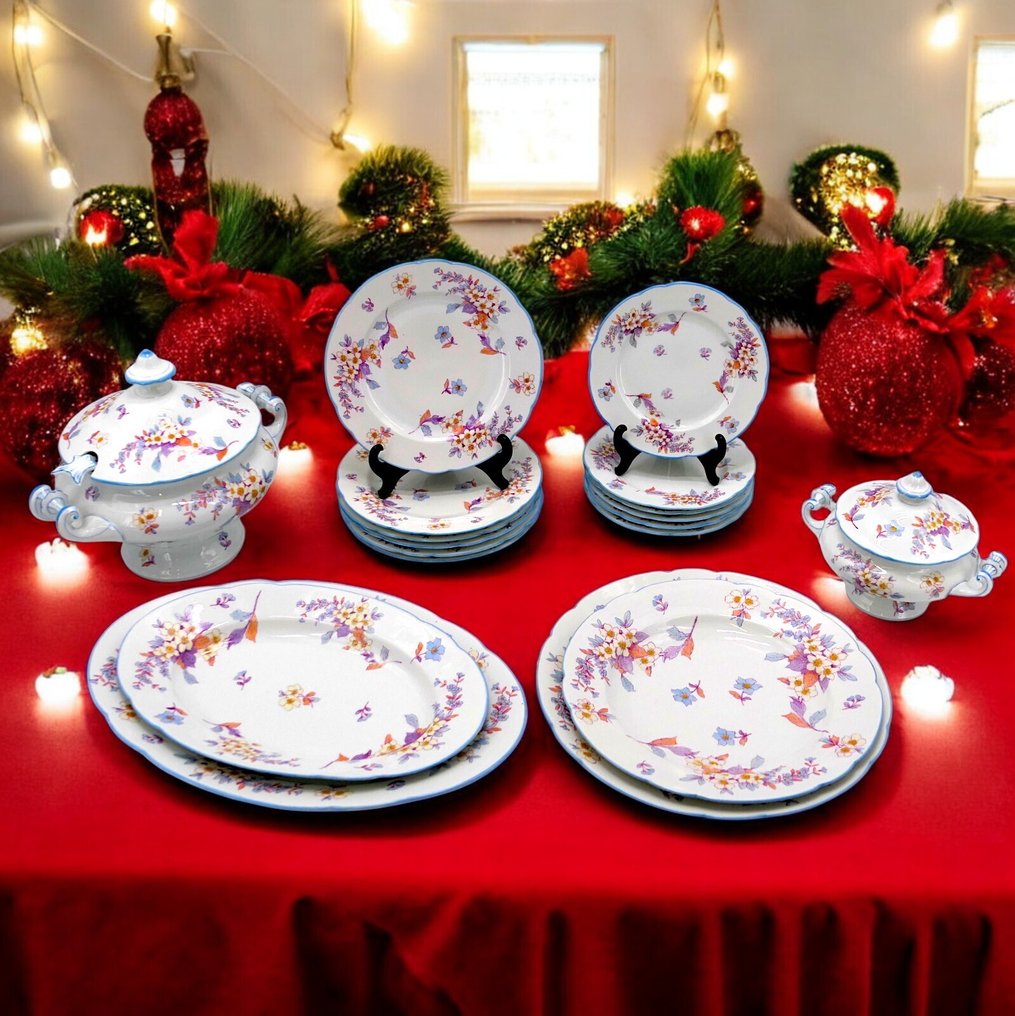 Table service for 6 (19) - Mod. 'Granduca Devon Rose' with Blue Mermaid Edge and Floral Decorations No. 3070, 1960s - Creamware #1.0