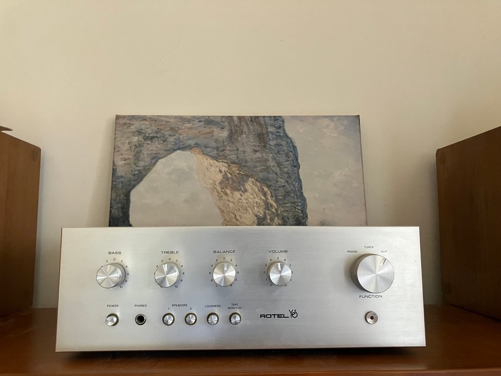 Rotel - RA 212 Solid state geïntegreerde versterker #1.0