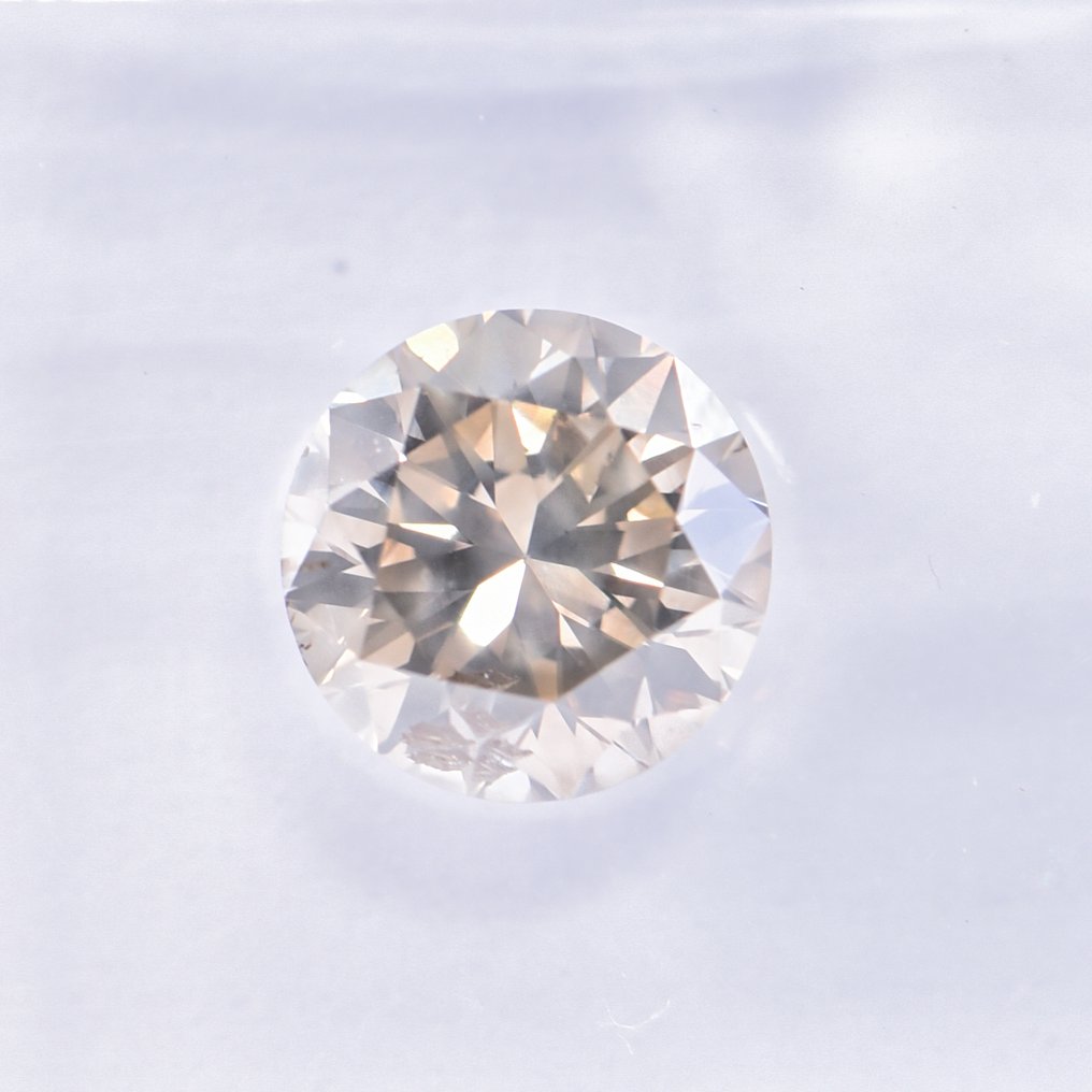 沒有保留價 - 1 pcs 鑽石  (天然彩色)  - 1.07 ct - 圓形 - Fancy light 淡褐色, 淡綠色 黃色 - SI2 - 國際寶石學院（International Gemological Institute (IGI)） - VG VG VG #3.2
