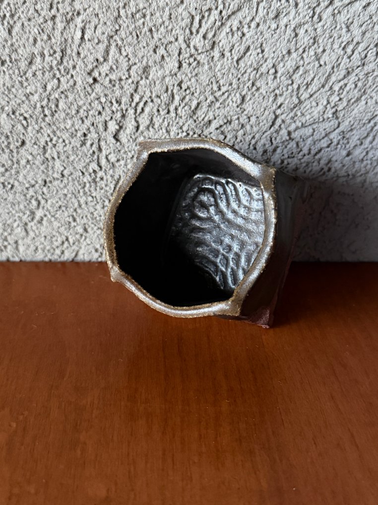 Nakamure Yutaka 中村 豊 - Φλιτζάνι τσαγιού - compact, sculptural form with a softly irregular square profile that feels intentional - Κεραμικό #4.3