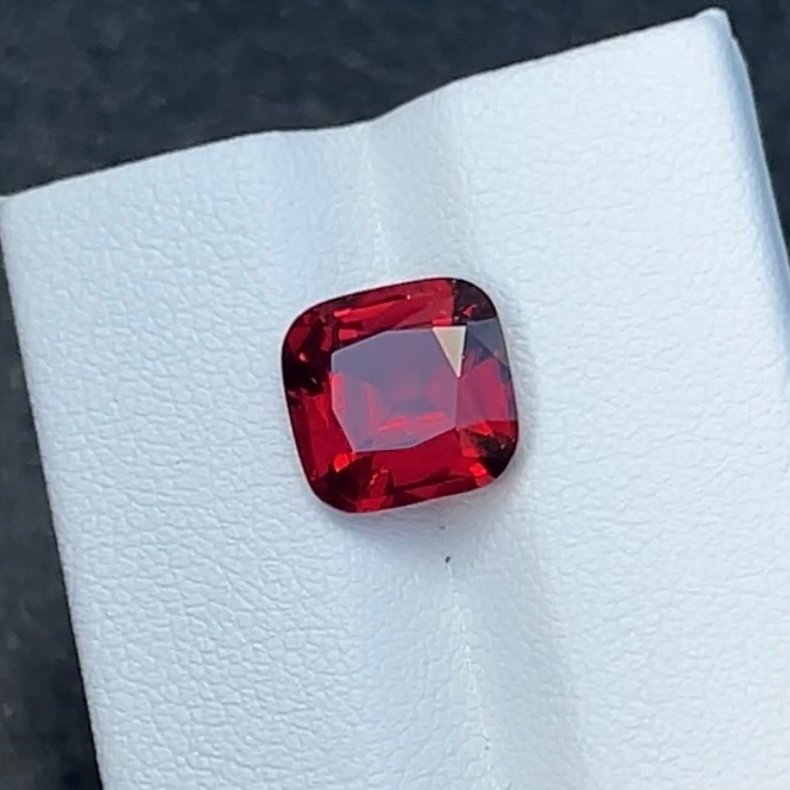 χωρίς τιμή ασφαλείας Κόκκινο Ροδολίτης  - 3.98 ct - Διεθνής Ένωση Έγχρωμων Πολύτιμων Λίθων (ICA GemLab) #4.3