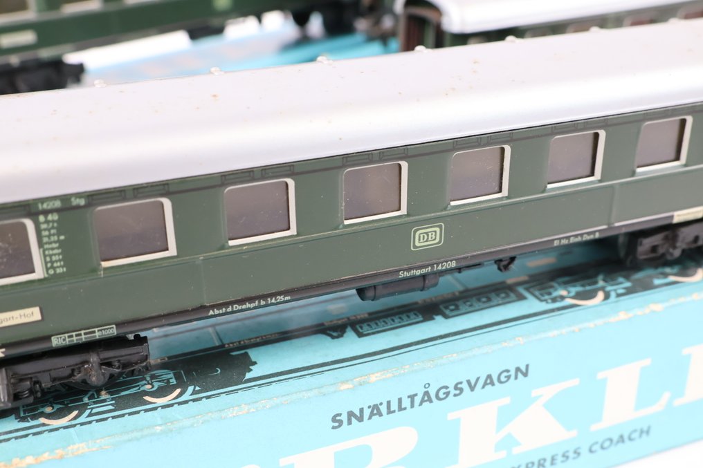 Märklin H0 - 4037 - Model train passenger carriage (4) - Four second class passenger carriages - DB #3.2
