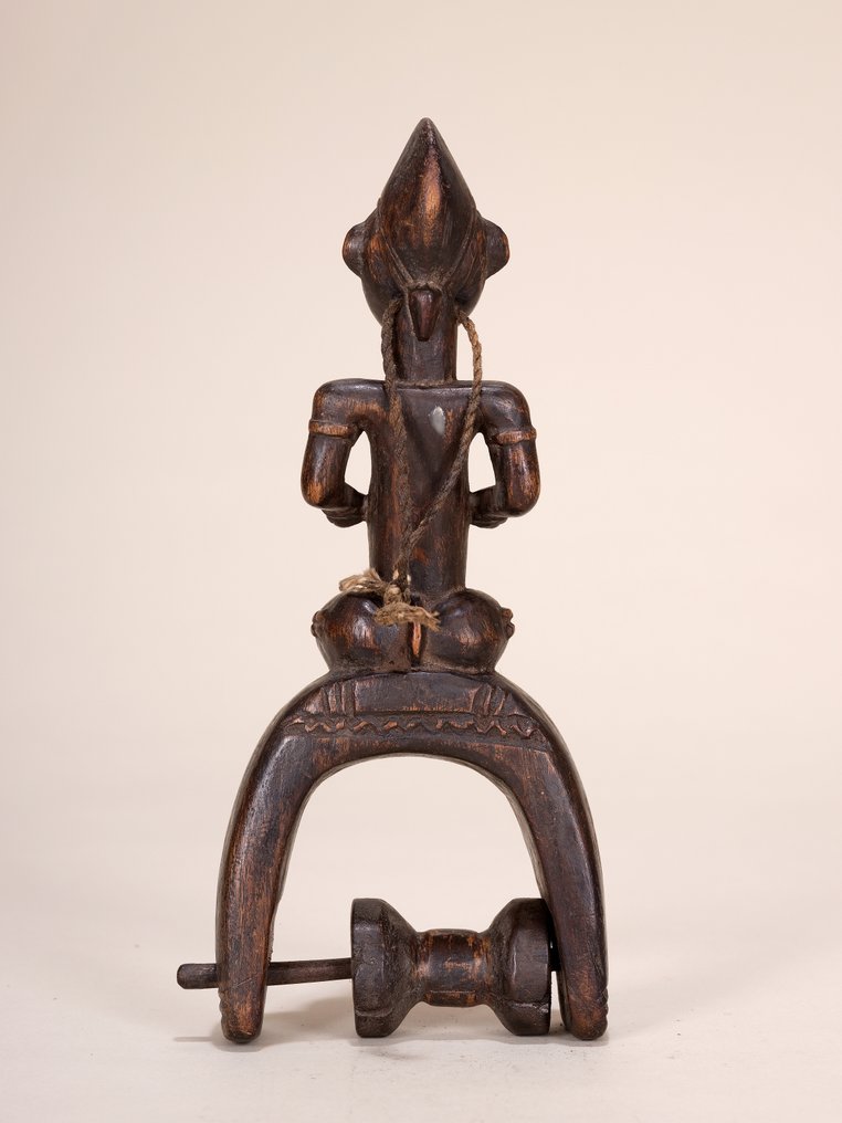 绳轮吊环 — Senufo，科特迪瓦 — 坐姿女性雕像 — 木材 — 高24厘米 - Senufo - 象牙海岸  (沒有保留價) #3.2