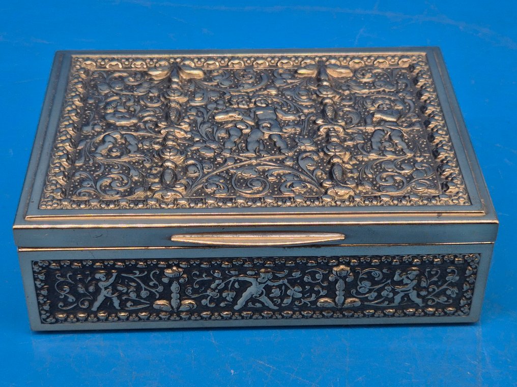 Erhard & Söhne – Schmuck-/Deckeldose mit Engel- und Puttenrelief – Messing - Dose - Messing #1.0