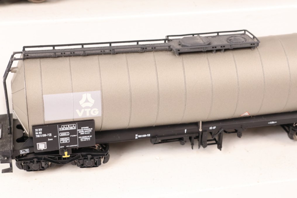Rivarossi H0 - HR6147 - Vagón de tren de mercancías a escala (2) - Dos vagones cisterna 'VTG' - NS #3.2