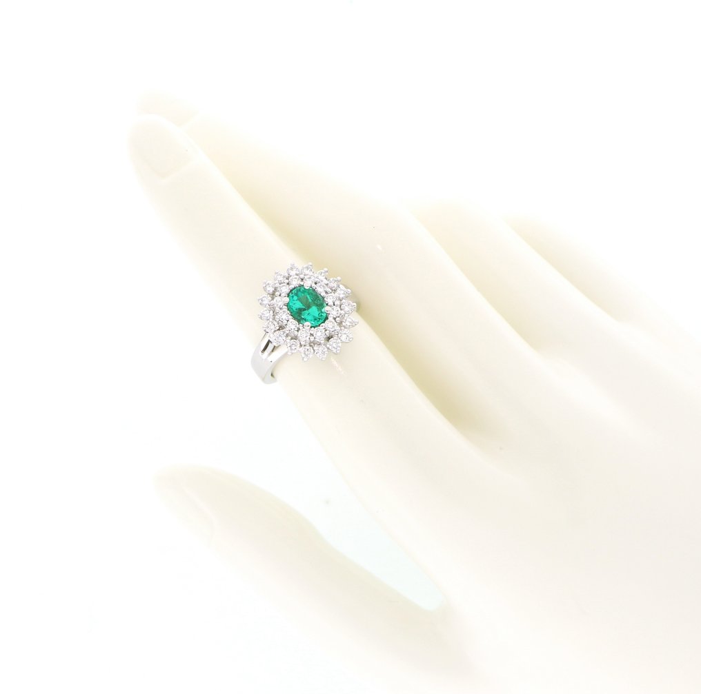 Ingen reservasjonspris - Ring - 18 karat Hvitt gull -  1.50ct. tw. Smaragd - Diamant #4.3