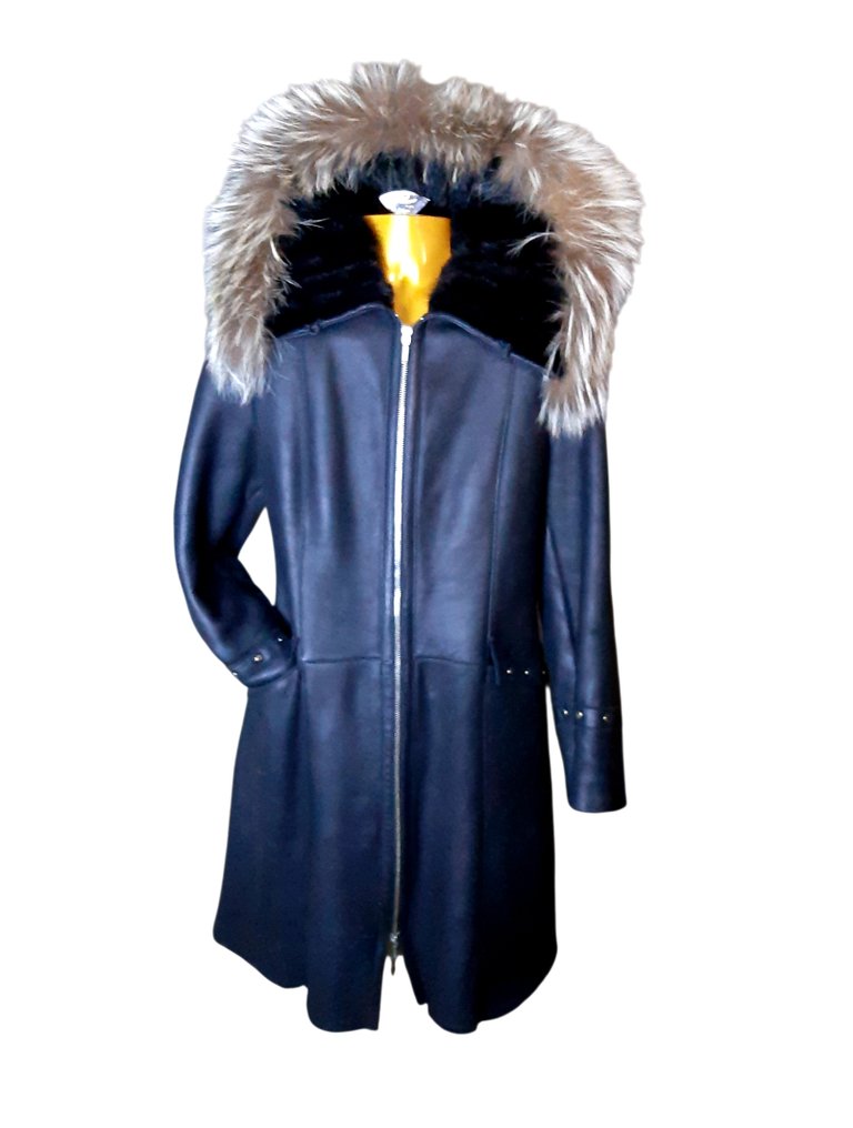Artisan Furrier - Abrigo de piel #1.0