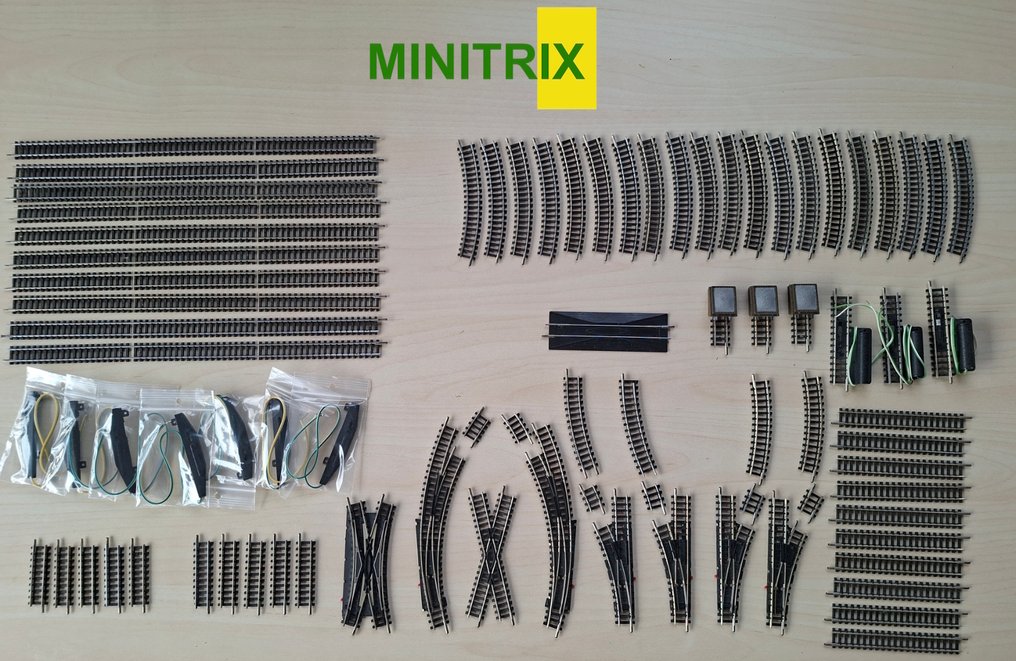 Minitrix N - 4900 serie - Binari di modellini di treni (80) - Assortimento di scambi e rotaie elettriche #1.0