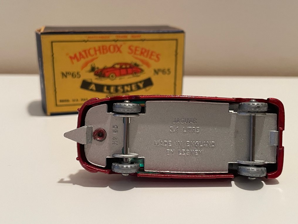 Matchbox 1:64 - Model car - Matchbox Series Lesney 65 Jaguar Sedan, Boxed #3.2