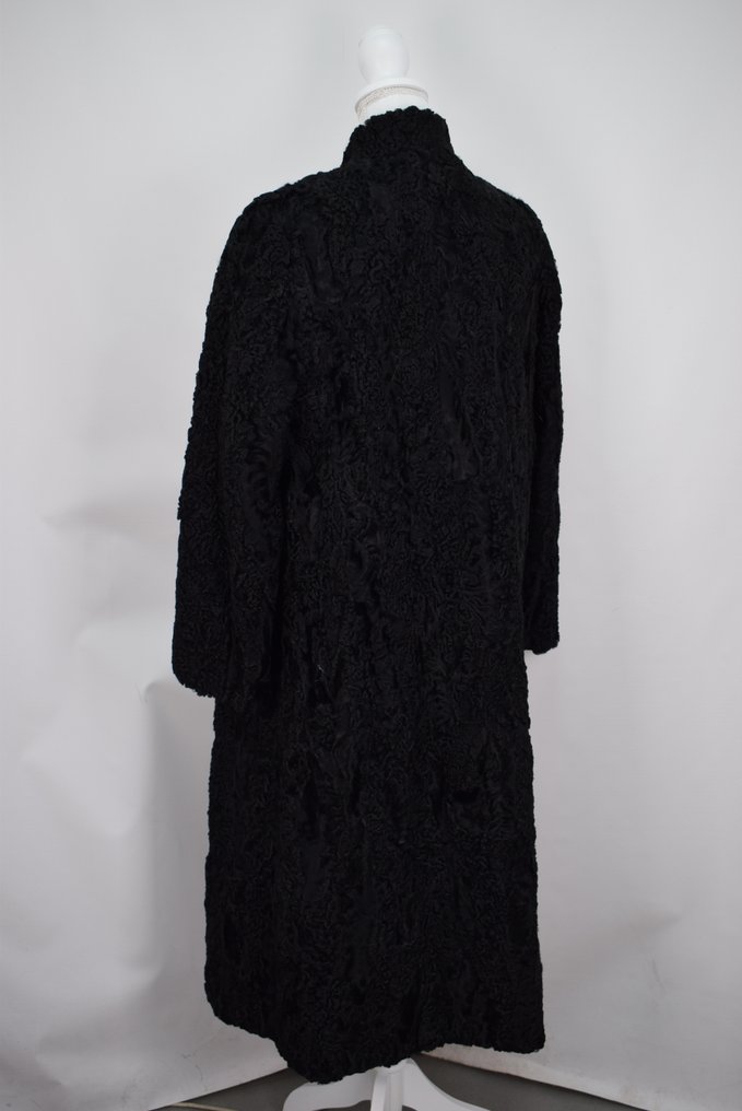 Artisan Furrier - Manteau de fourrure #2.1