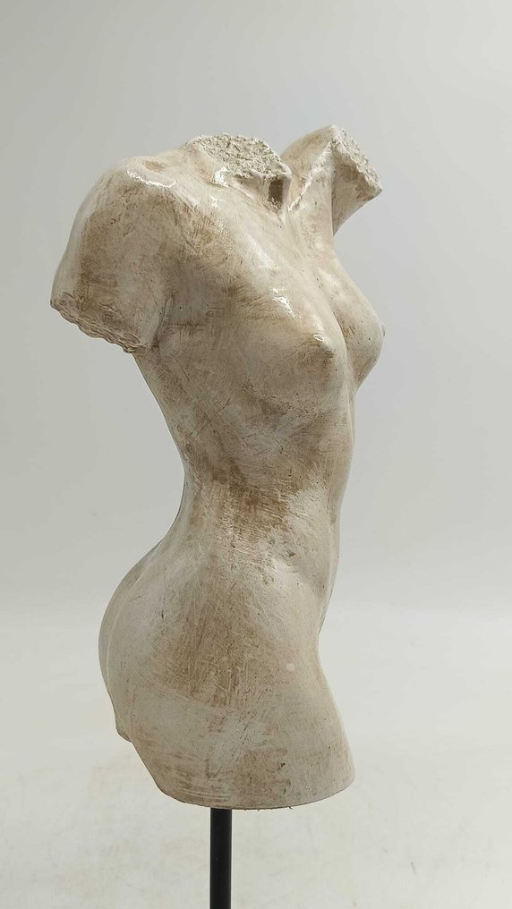 Γλυπτό, Torso femminile - 35 cm - μαρμάρινη σκόνη #1.0
