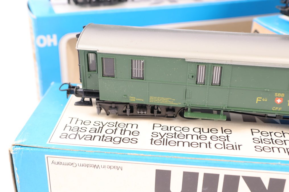 Märklin H0 - 4318/4146 - Επιβατικό τρένο μοντελισμού (3) - Τρεις επιβατηγά βαγόνια. - SBB #4.3