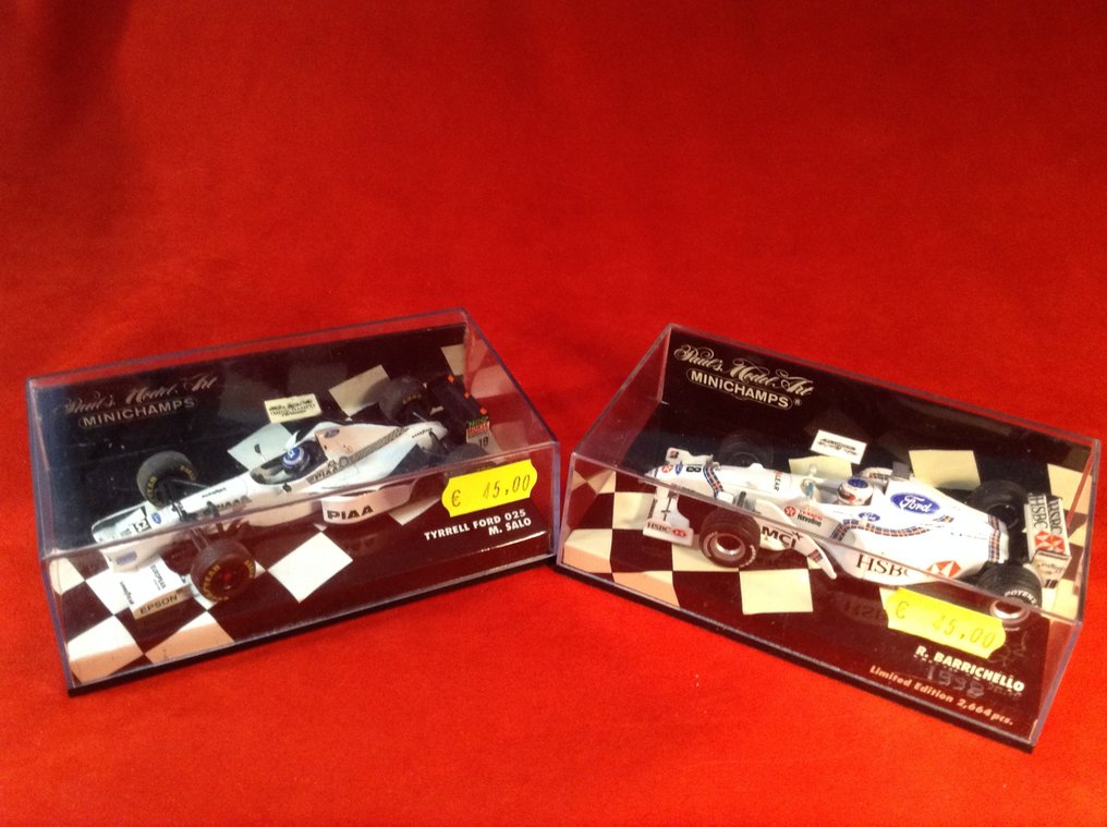 Minichamps 1:43 - Αγωνιστικό αυτοκίνητο μοντελισμού  (2) - ref. #970019 Tyrrell Ford 025 F.1 "PIAA" 1997 #19 Mika Salo - ref. #980018 Stewart Ford SF2 F.1 "HSBC" 1998 #18 Rubens Barrichello #1.0